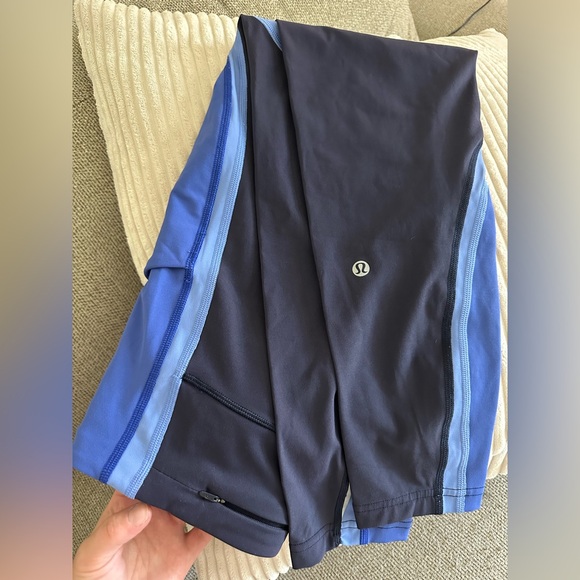 lululemon athletica Blue and Black Leggings - Picture 4 of 17